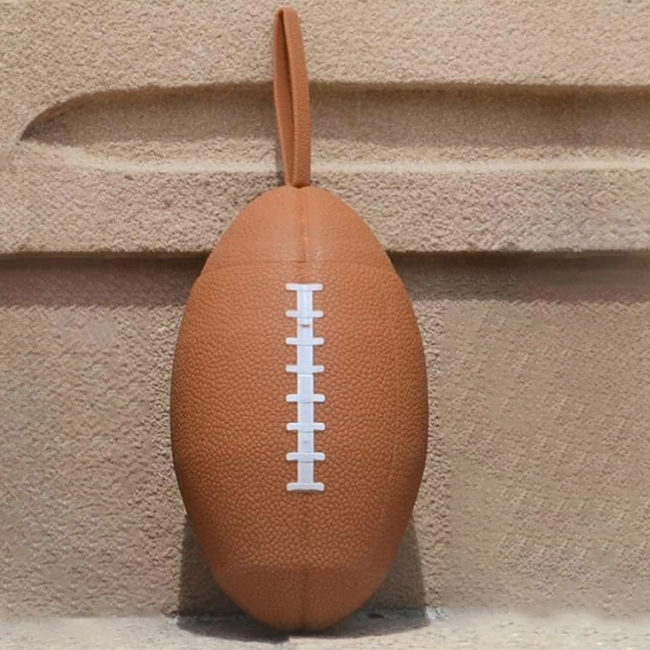 пляшка у вигляді м'яча