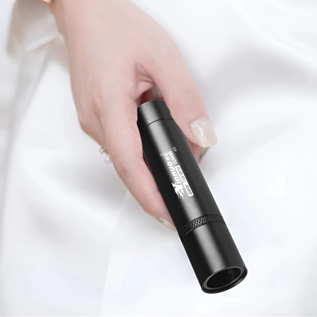 ультрафиолетовый фонарик для проверки животных