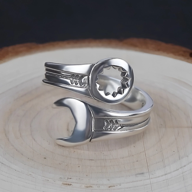 Мужское кольцо гаечный ключ