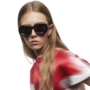 Очки в толстой оправе