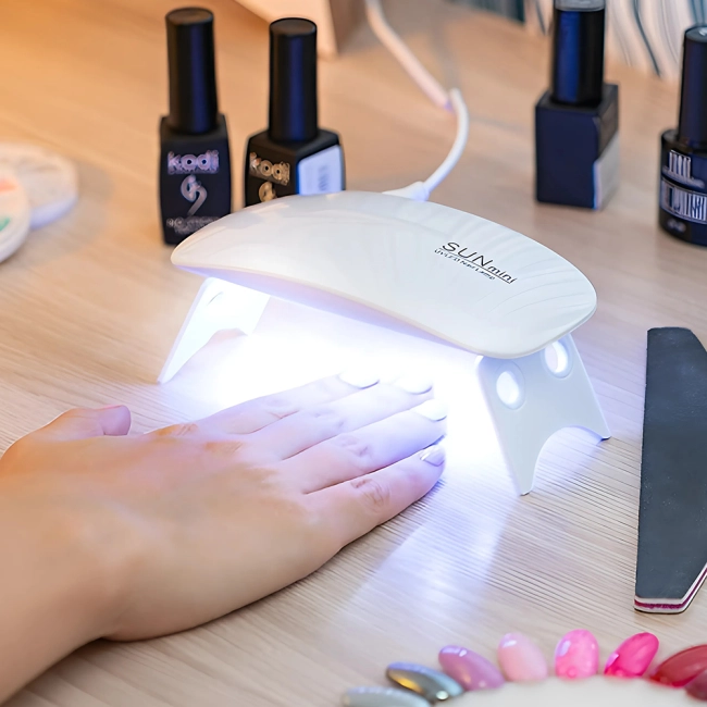 Міні-лампа для сушіння нігтів