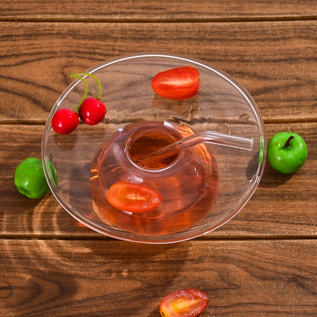 бокал с тарелкой