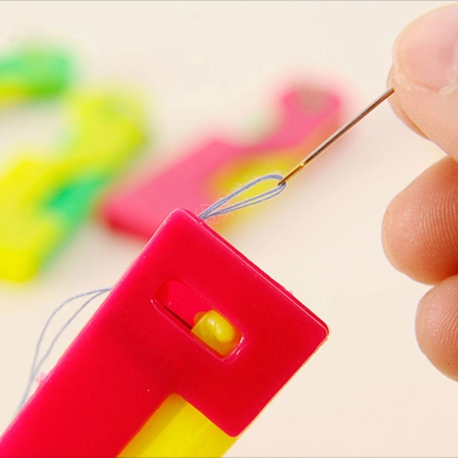 приспособление для вдевания нитки в иголку