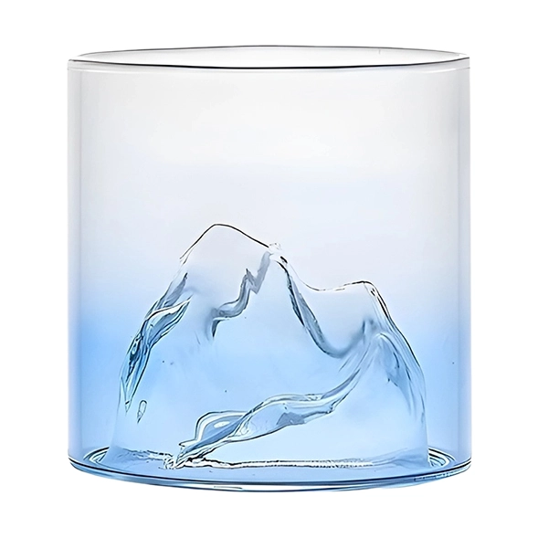 Стакан для напоїв гори