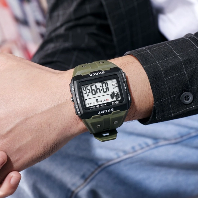 тактичний годинник на чоловічу руку