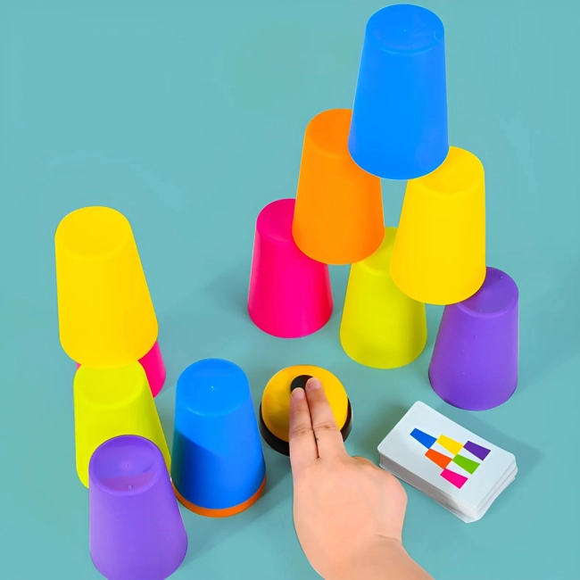 игра со стаканами на стол