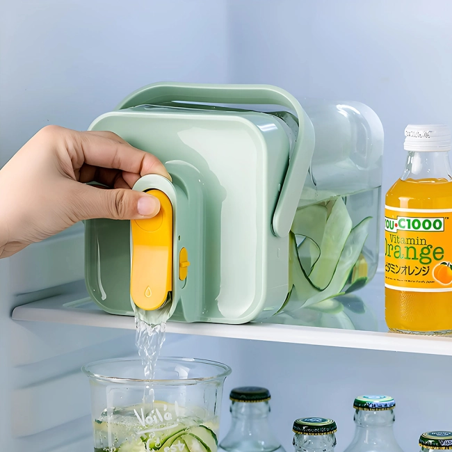 бутылка с ручкой