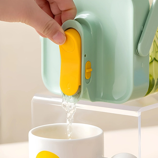 пластиковая бутылка для пикника