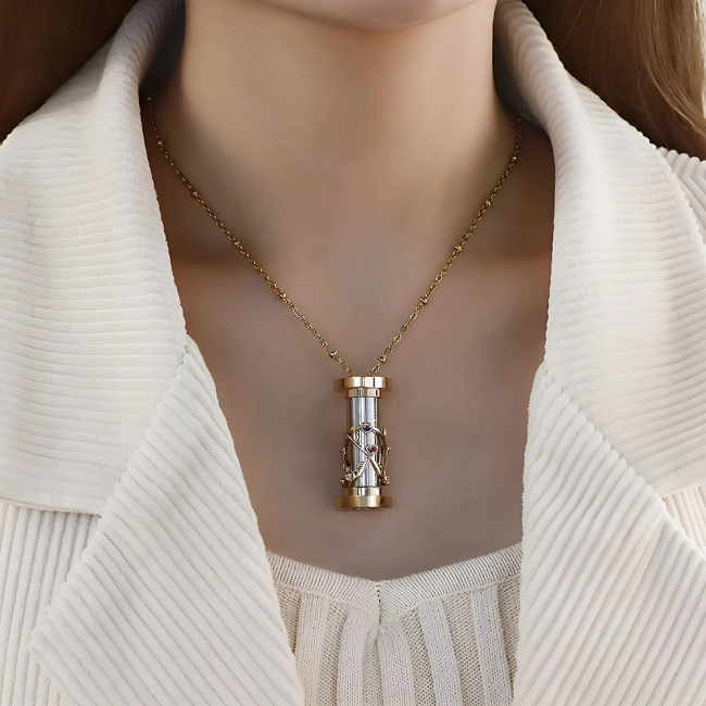 Кулон с калейдоскопом