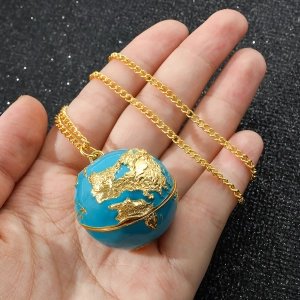 Подвеска глобус с космонавтом Подвеска глобус