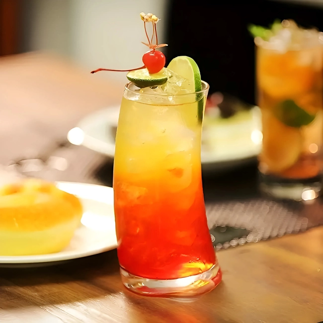 Стакан изогнутой формы