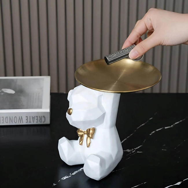 фигурка мишки с тарелкой