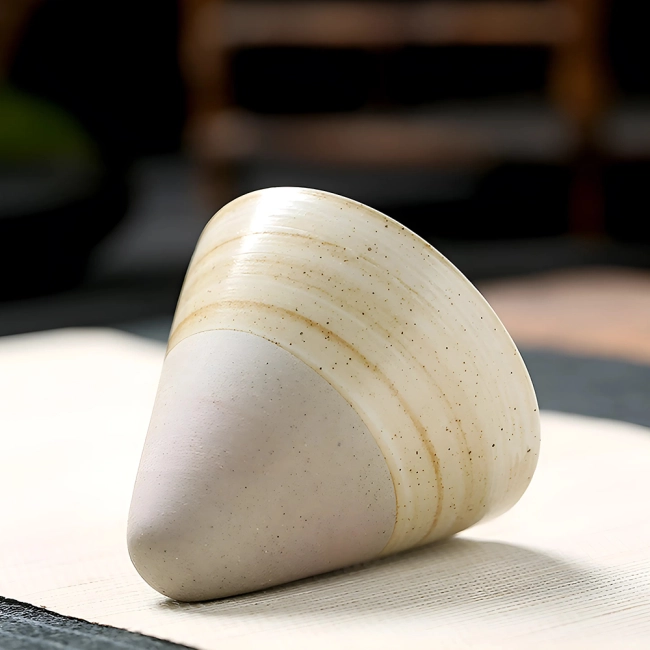 кружка в виде конуса