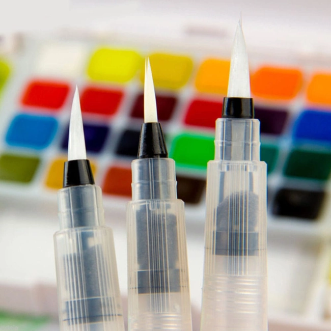 кисть з резервуаром для води