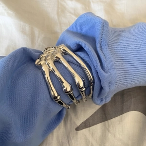 Браслет с костями на руку Браслет с костями на руку