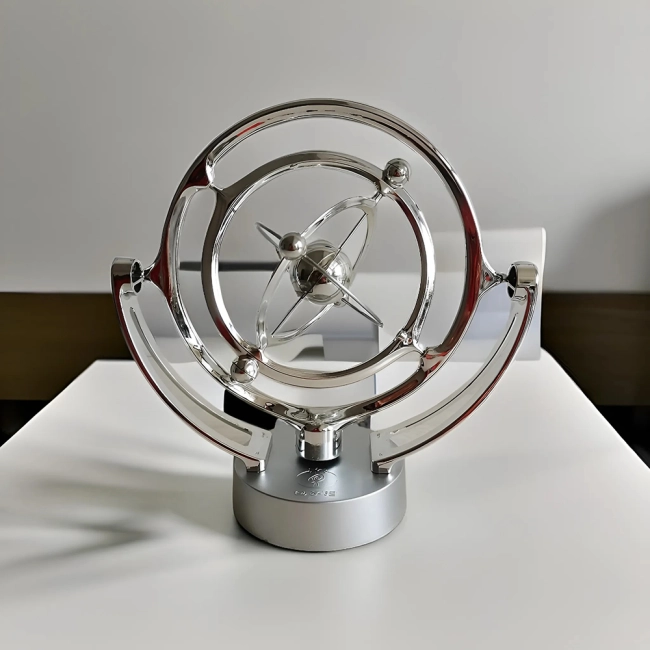 Настільний маятник з антистресом