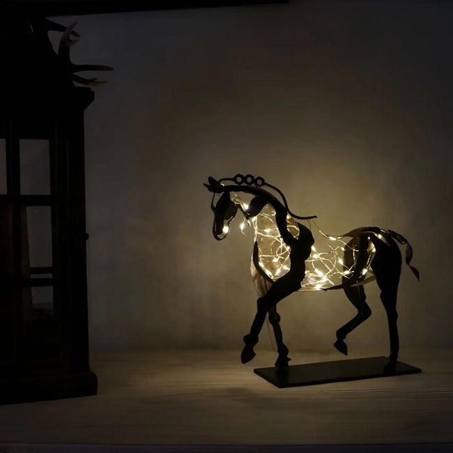 Фигурка лошадь