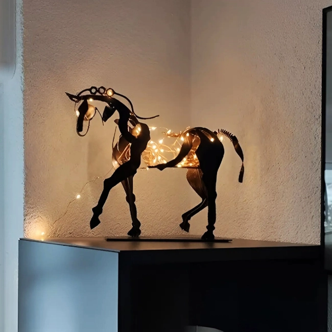 Фигурка в виде лошади