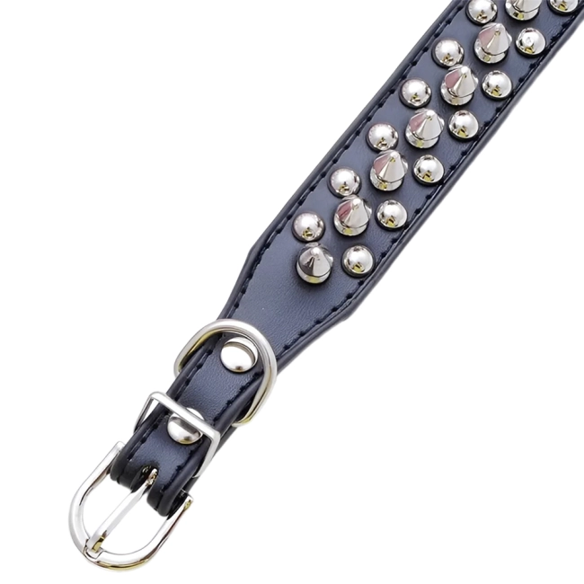 Собачий ошейник в шипах