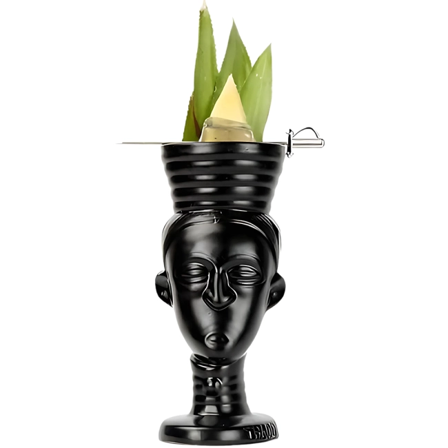 стакан-статуя