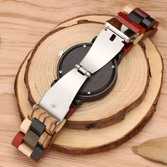 годинник з дерев’яним корпусом