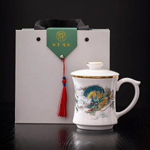 Кружка с фильтром и крышкой Дракон Кружка с фильтром и крышкой