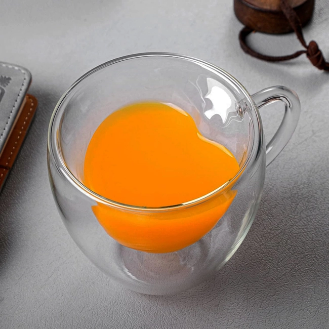 Чашка з подвійним дном у формі серця