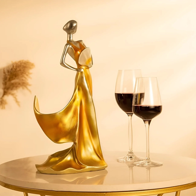 Подставка для бутылки с девушкой