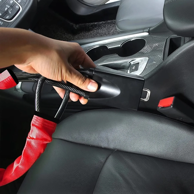 Замок на рулевое колесо автомобиля