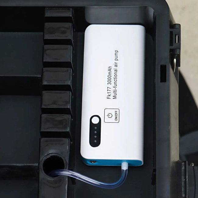 Насос с фонариком для рыбалки