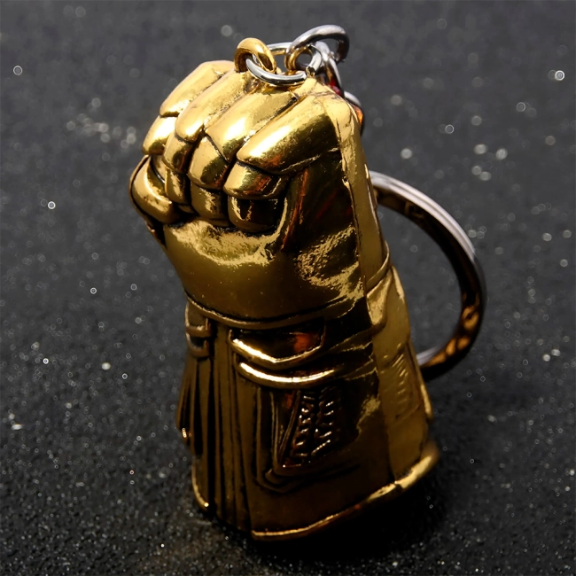 брелок в виде перчатки Таноса