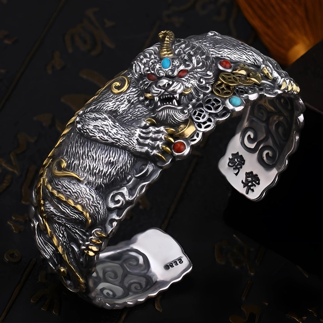 открытый браслет на руку