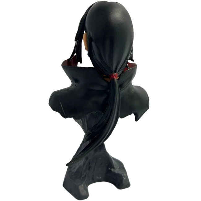 фигурка с Итачи из Наруто