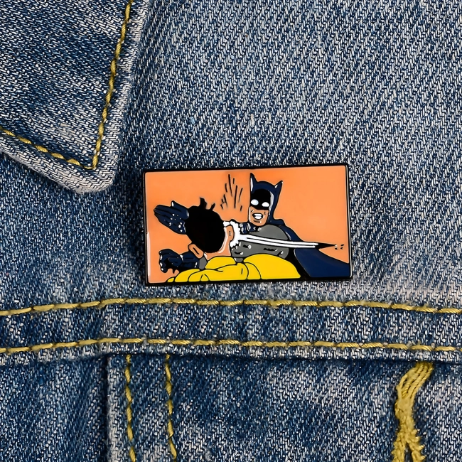 значок с Бэтменом