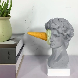 Статуя Давида с мороженым статуя Давида