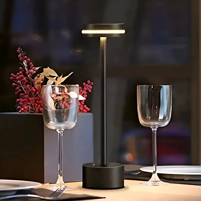 портативная настольная лампа