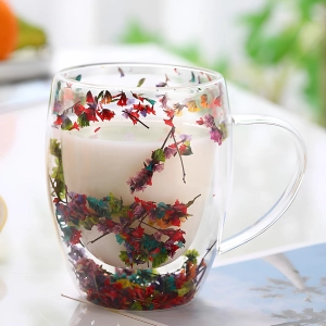 Кружка с сухоцветами кружка с сухоцветами