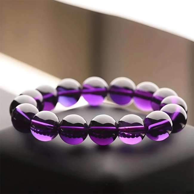 Браслет на руку с бусинами