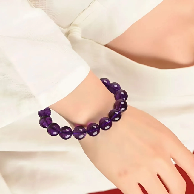 Браслет для девушек с бусинами