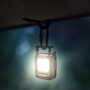 Маленький карманный фонарик