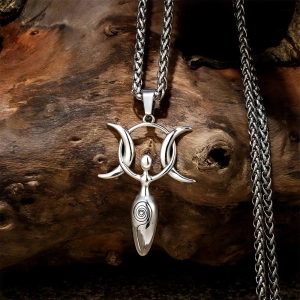 Мужская подвеска на шею