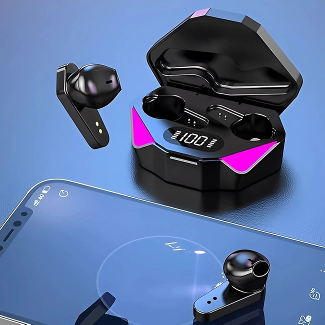 игровые наушники в зарядном кейсе