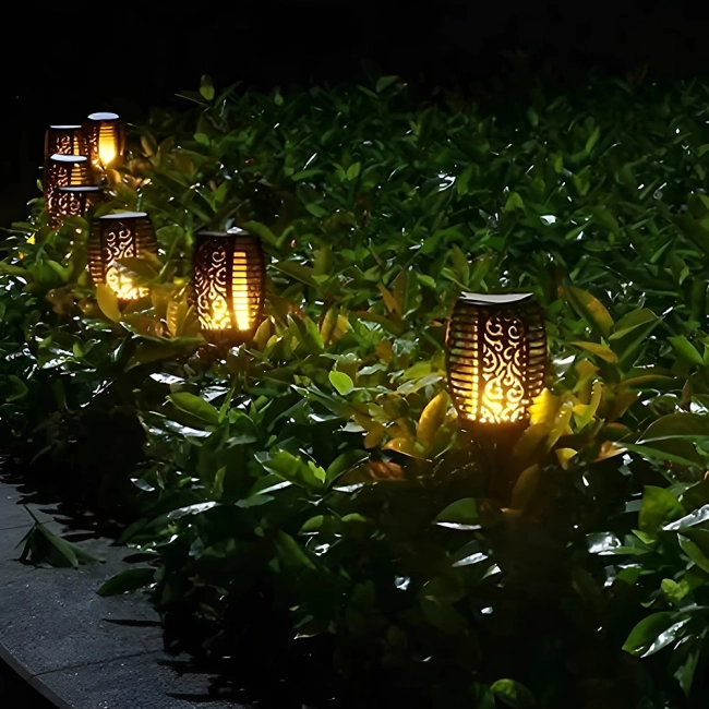 Садовий світильники на сонячній батареї