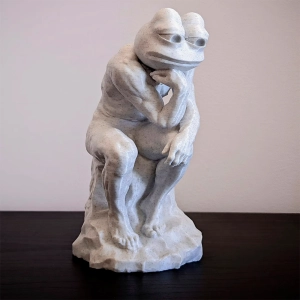 фигурка лягушка Пепе Мыслитель