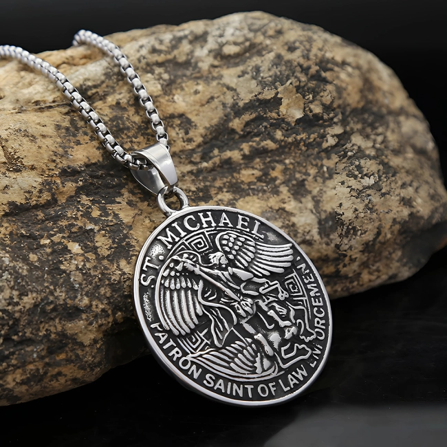 чоловіча підвіска з ланцюжком