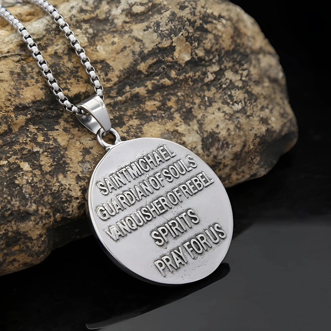 кулон зі Святим Михаїлом