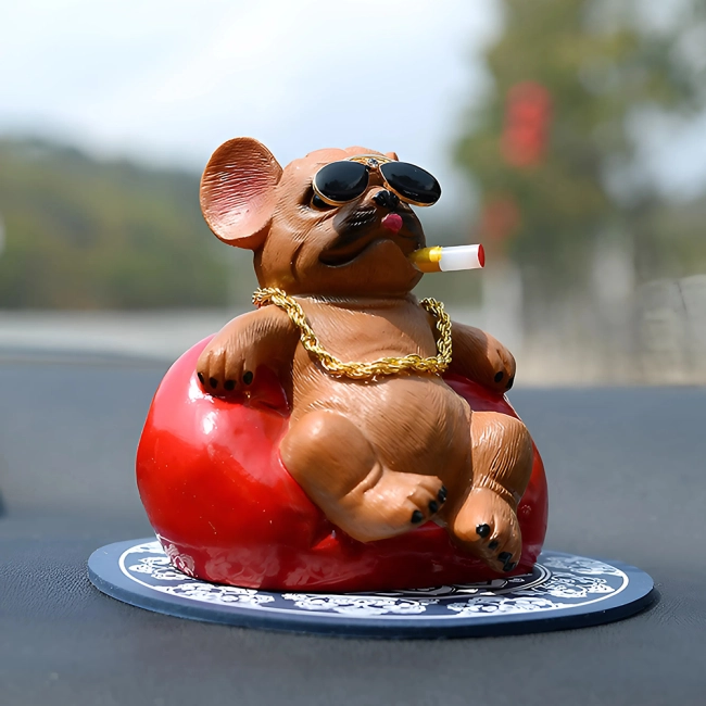 статуэтка собаки в машину