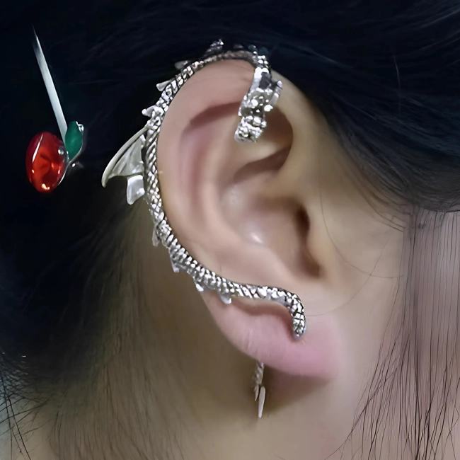 сережка с драконом