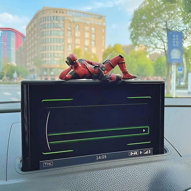 фигурка с лежачим Дэдпулом