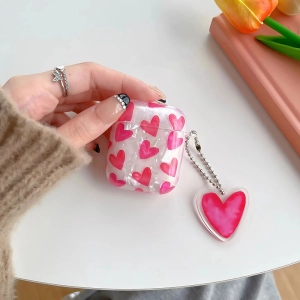 Чехол для AirPods с сердцами